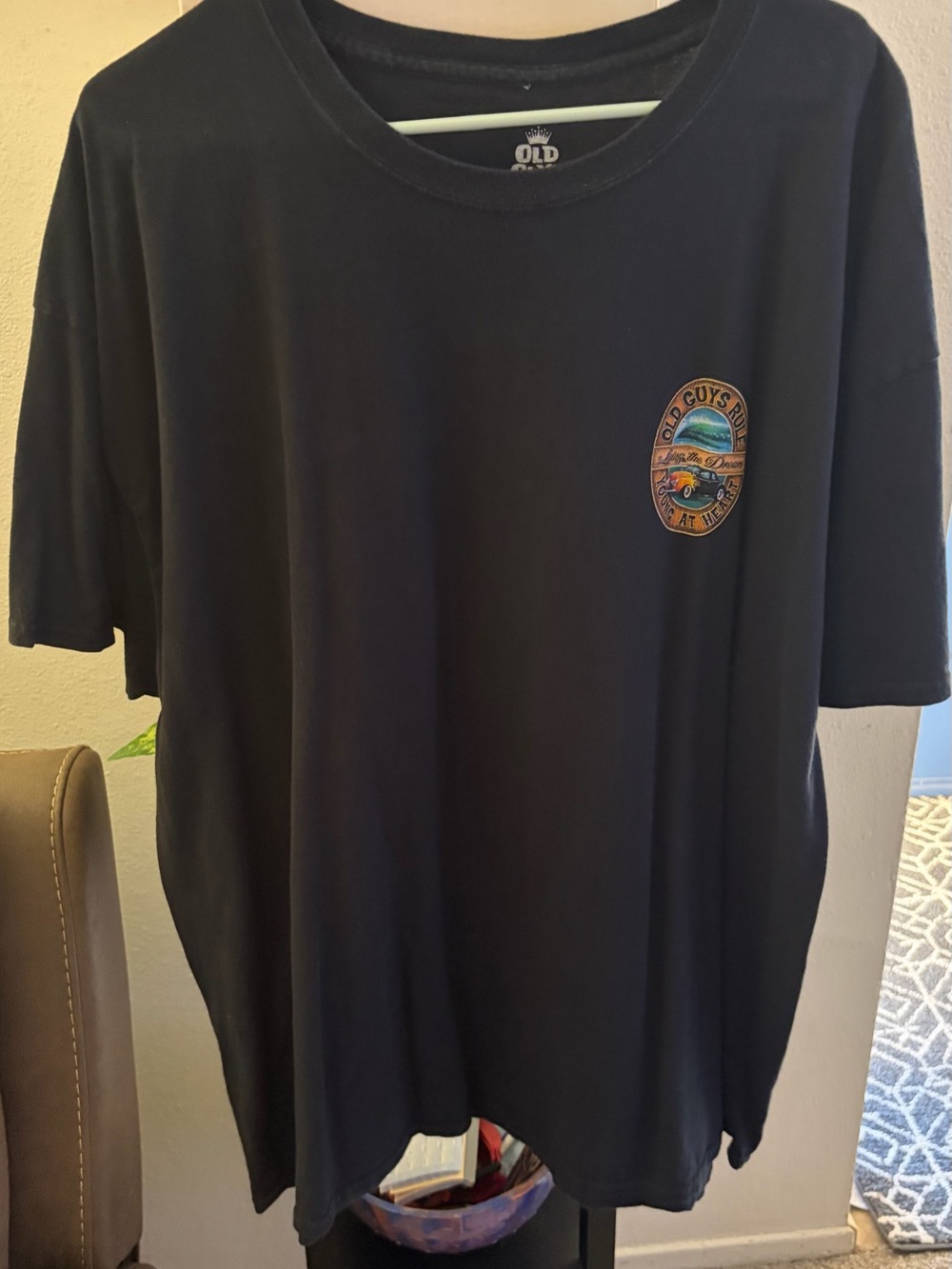Men's Black Short-Sleeve Graphic Tee